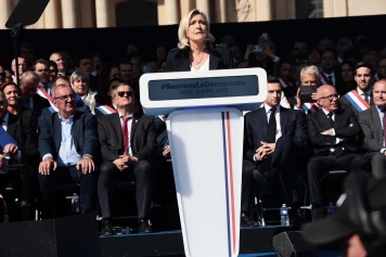 Rassemblement de soutien à Marine Le Pen : L'appel à la résistance du Rassemblement National