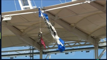 Incidents surprenants : un parachutiste coincé retarde le match Stade toulousain vs Sale Sharks