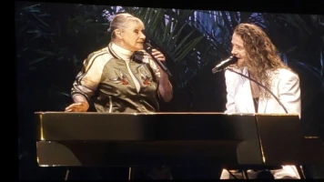 Julien Doré Éblouis Paris : Un Spectacle Inoubliable aux Accor Arena