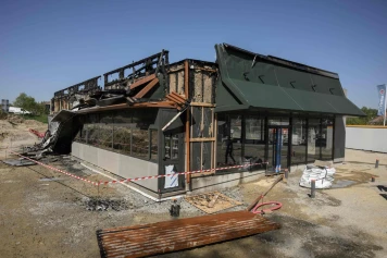 Incendie à Montrabé : Un McDonald's en Construction Visé par 'Les Frites Insoumises'