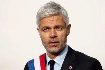 Laurent Wauquiez propose l'enfermement des étrangers dangereux : une controverse politique émergente