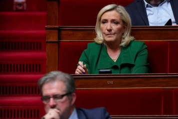 Marine Le Pen : Retour Triomphal à l'Assemblée Nationale et Réaffirmation de Ses Positions sur l'Immigration