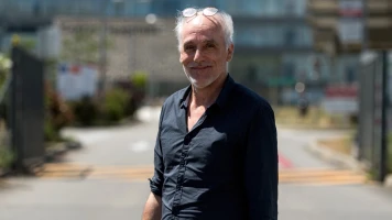 Philippe Poutou ouvre une librairie engagée à Bordeaux : de la politique aux livres