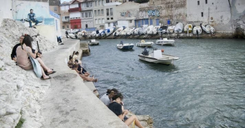 Les venants à Marseille : jeunes Parisiens à la recherche d'un nouveau cadre de vie