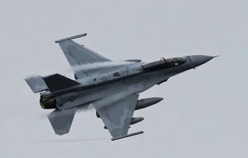 Tragédie aérienne : Un pilote ukrainien de 26 ans tué au combat sur F-16
