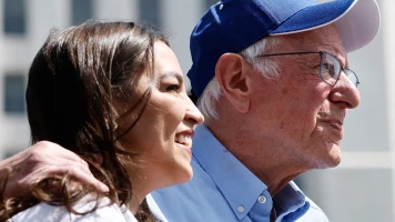 Bernie Sanders et Alexandria Ocasio-Cortez : 36 000 Manifestants à Los Angeles contre la Politique Trump