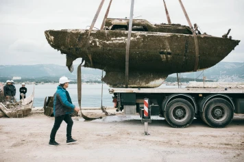 Extraction des épaves à Toulon : Une opération pour la sécurité maritime et l'environnement
