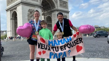 Demande en Mariage Émotive au Marathon de Paris : Pierre et Anne-Sophie Écrivent leur Histoire