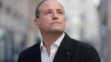 De PDG à la résilience : l'histoire inspirante de Luc Larry après la faillite de son entreprise