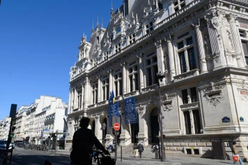 Retour du Septennat à Paris : Les Débats autour des Élections Municipales de 2026
