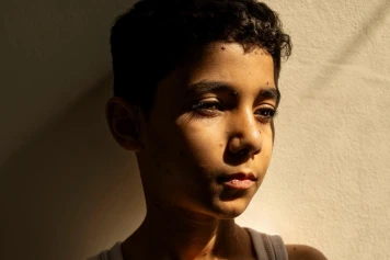 Mahmoud Ajjour : La Photo Émotionnelle du Garçon Palestinien Récompensée au World Press Photo 2025