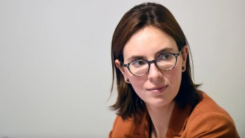 Amélie de Montchalin remet en cause l'abattement fiscal des retraités : tensions politiques en vue