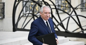 François Bayrou : Le Premier ministre le plus âgé de la Ve République