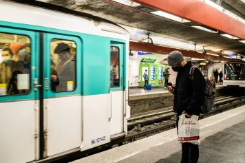 Incivilités dans les Transports en Commun : Un Sondage Révèle la Tendance Croissante