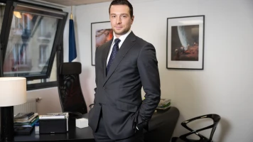 Jordan Bardella : le potentiel candidat de Marine Le Pen pour 2027