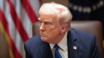 Trump propose la gratuité des passages navals aux canaux de Panama et de Suez