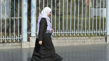 Agression Islamophobe à Poissy : Une Femme et Son Bébé Victimes d'Intolérance