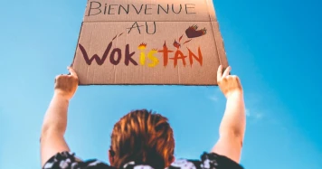 Face à l’obscurantisme woke : Débat et Controverse autour d’un Livre Édifiant