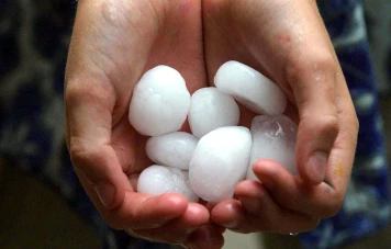 Violent orage de grêle à Paris : inondations et perturbations dans les transports