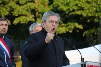 Alain Jakubowicz Oppose Jean-Luc Mélenchon à Joseph Goebbels : Une Controverse Éclatante