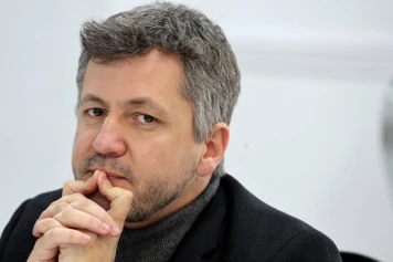 Enquête sur un Député d'Extrême Droite : Utilisation Détournée des Ressources à Marseille