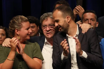 Exploration du Mouvement Insoumis : Conflits et Dynamiques Internes