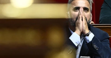 Les Coulisses du Monde Politique en France : Révélations et Anecdotes