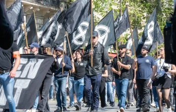 Manifestation ultradroite à Paris : Hommage à Sébastien Deyzieu