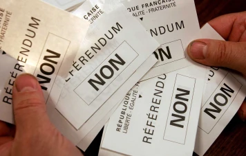 Emmanuel Macron s'exprime sur le référendum : les Français réclament leur voix
