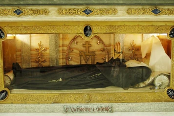 Exposition Exceptionnelle : Le Corps de Sainte Thérèse d'Avila à Alba de Tormes