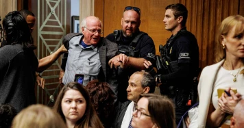 Ben Cohen de Ben & Jerry's expulsé du Capitole pour dénoncer le soutien militaire à Israël