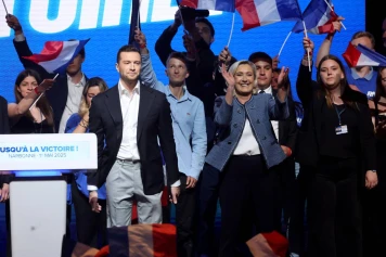 Enquêtes sur des prêts illégaux au parti d'extrême droite en 2023