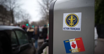 Montée des violences d'extrême droite en France : une réponse policière jugée insuffisante