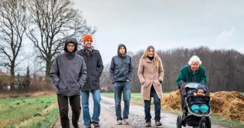 L'aide des grands-parents : un soutien essentiel pour les jeunes actifs en difficulté financière