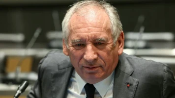 Chute de Popularité pour François Bayrou : Analyse des Sondages de Mai 2023