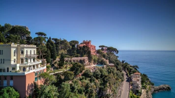 Villa Roc Fleuri : Luxe, Histoire et Prestige à Nice