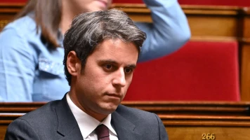 Gabriel Attal Propose une Limite d'Âge sur le Port du Voile pour les Mineures