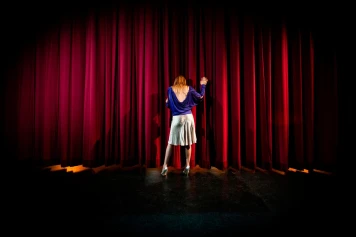 Daphné : Parcours d'une Jeune Diplômée entre Précarité et Résilience dans le Spectacle Vivant