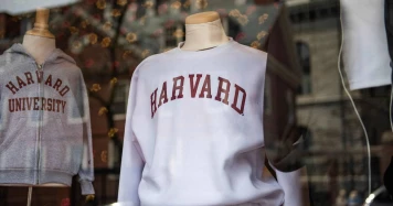 Harvard Bloque l'Ordre de l'Administration Trump: Une Victoire pour les Étudiants Internationaux