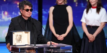 Jafar Panahi remporte la Palme d'or à Cannes 2025 pour 'Un simple accident'