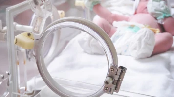 Hausse du Taux de Mortalité Infantile en France : Un Moratoire sur les Maternités