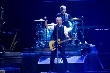 Le Boss en Concert à Lille : Un Spectacle Engagé de Trois Heures