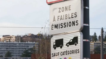 Suppression des Zones à Faibles Émissions en France : Un Vote Controversé à l'Assemblée nationale