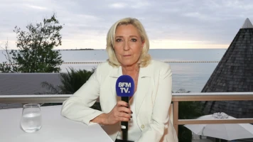 Marine Le Pen menace de motion de censure contre la hausse de la TVA sociale proposée par Bayrou