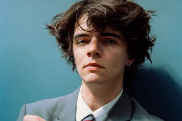 Sam Sauvage : Le Phénomène Musical Entre Swing Robotique et Humour