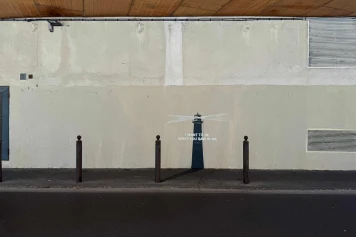 L’artiste Banksy a déposé un phare à Marseille, sa nouvelle œuvre