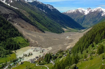 Effondrement du glacier du Birch : enjeux et risques liés au changement climatique