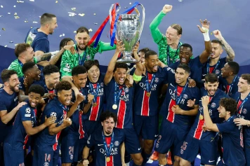 Le Paris Saint-Germain Remporte sa Première Ligue des Champions et Célèbre avec Plus de 100 000 Supporters