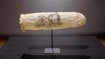 Un préservatif de 200 ans au Rijksmuseum : entre santé sexuelle et érotisme