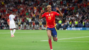 Lamine Yamal brille lors de la demi-finale de la Ligue des Nations en marquant deux buts contre la France